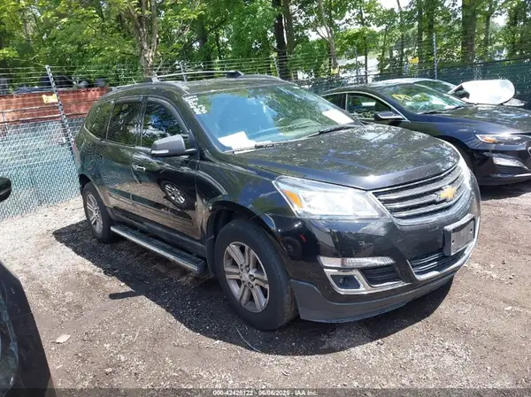 1GNKVHKD4HJ319780 2017 CHEVROLET TRAVERSE - Image 1