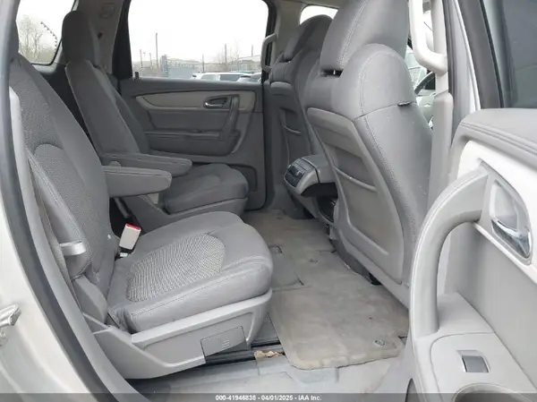1GNKVHKD5GJ113527 2016 CHEVROLET TRAVERSE - Image 8