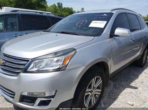 1GNKVHKD5GJ114046 2016 CHEVROLET TRAVERSE - Image 2