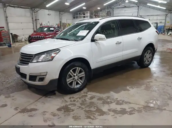 1GNKVHKD5GJ118694 2016 CHEVROLET TRAVERSE - Image 2