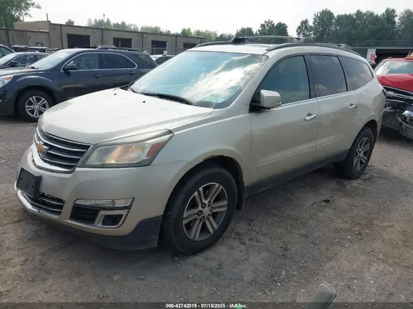 1GNKVHKD5GJ251505 2016 CHEVROLET TRAVERSE - Image 2