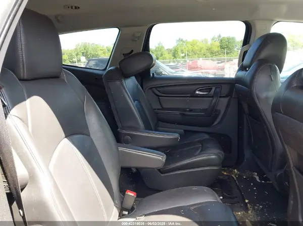 1GNKVHKD5GJ252864 2016 CHEVROLET TRAVERSE - Image 8