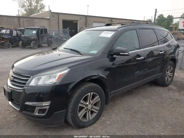 1GNKVHKD5GJ261743 2016 CHEVROLET TRAVERSE - Image 2
