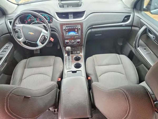 1GNKVHKD5HJ144777 2017 CHEVROLET TRAVERSE - Image 8
