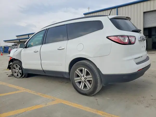 1GNKVHKD5HJ184390 2017 CHEVROLET TRAVERSE - Image 2
