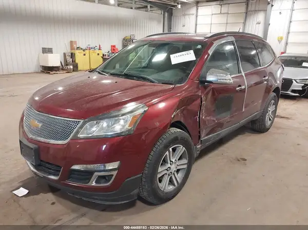 1GNKVHKD5HJ207277 2017 CHEVROLET TRAVERSE - Image 2