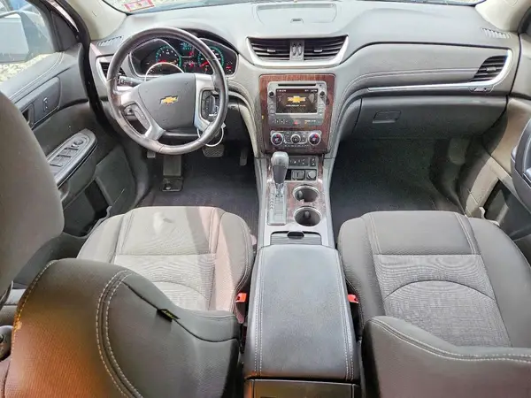 1GNKVHKD5HJ208879 2017 CHEVROLET TRAVERSE - Image 8