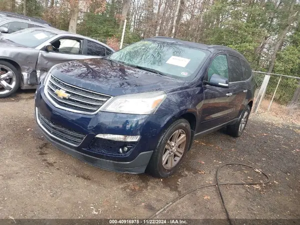 1GNKVHKD5HJ264384 2017 CHEVROLET TRAVERSE - Image 2
