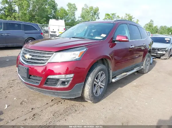 1GNKVHKD5HJ321568 2017 CHEVROLET TRAVERSE - Image 2