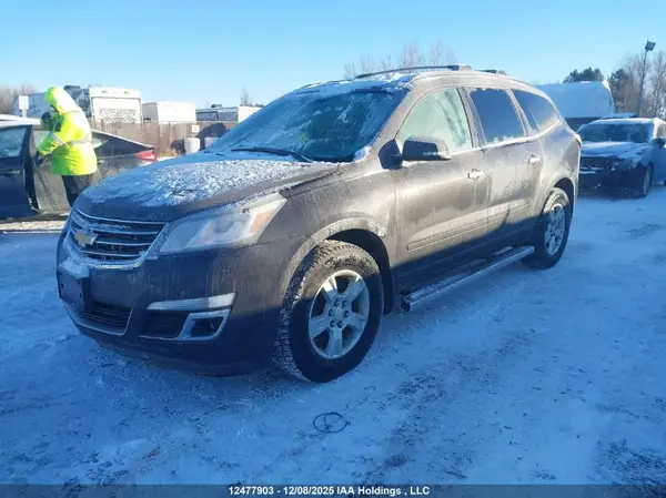 1GNKVHKD5HJ326575 2017 CHEVROLET TRAVERSE - Image 2