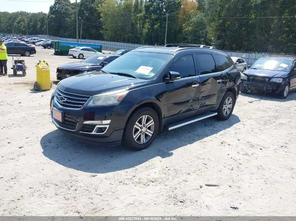1GNKVHKD6GJ166429 2016 CHEVROLET TRAVERSE - Image 2