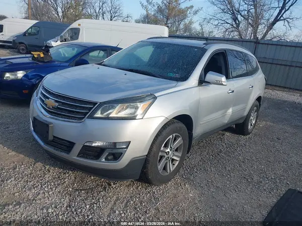 1GNKVHKD6HJ138583 2017 CHEVROLET TRAVERSE - Image 2