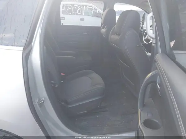 1GNKVHKD6HJ138583 2017 CHEVROLET TRAVERSE - Image 8