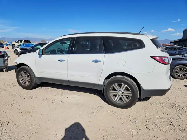 1GNKVHKD6HJ160325 2017 CHEVROLET TRAVERSE - Image 2