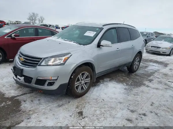 1GNKVHKD6HJ258156 2017 CHEVROLET TRAVERSE - Image 2