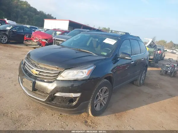 1GNKVHKD7GJ130586 2016 CHEVROLET TRAVERSE - Image 2