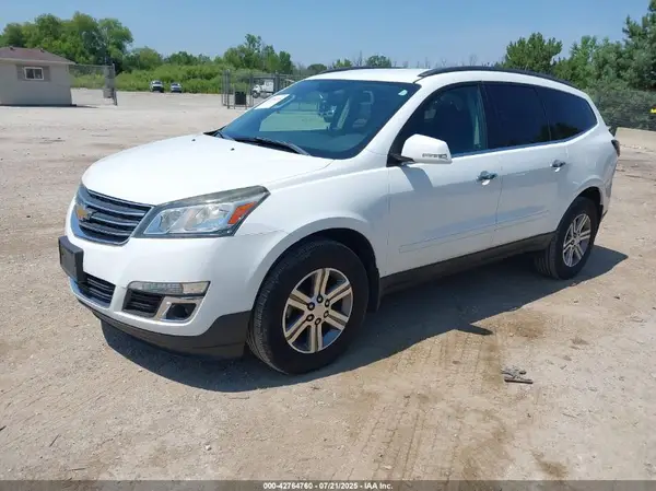 1GNKVHKD7GJ137358 2016 CHEVROLET TRAVERSE - Image 2