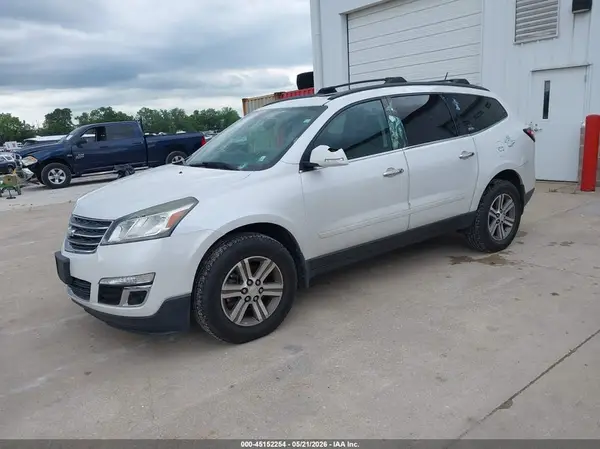 1GNKVHKD7GJ239954 2016 CHEVROLET TRAVERSE - Image 2