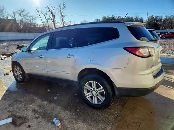1GNKVHKD7GJ269360 2016 CHEVROLET TRAVERSE - Image 2