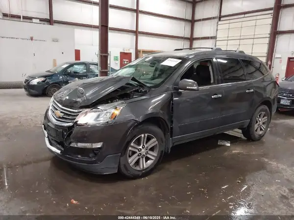 1GNKVHKD7GJ341903 2016 CHEVROLET TRAVERSE - Image 2