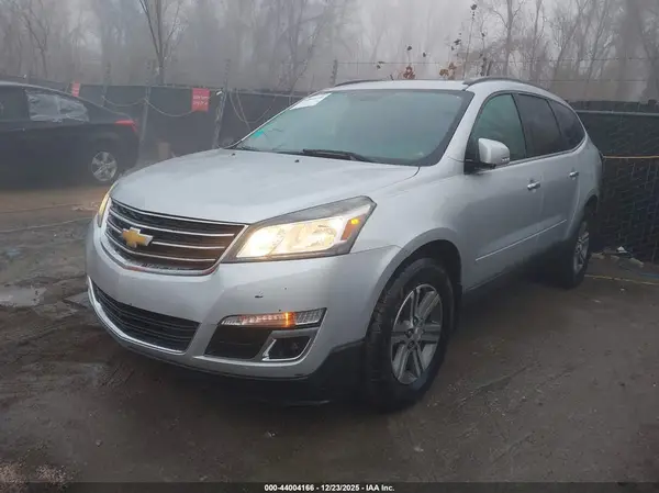 1GNKVHKD7HJ122991 2017 CHEVROLET TRAVERSE - Image 2