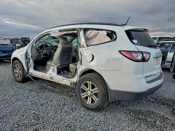 1GNKVHKD7HJ155392 2017 CHEVROLET TRAVERSE - Image 2