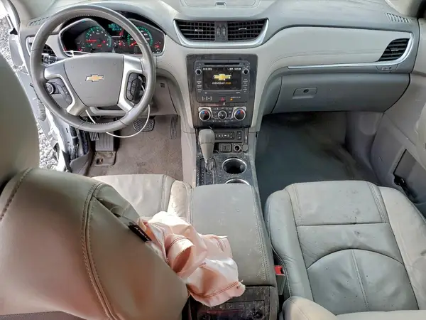 1GNKVHKD7HJ155392 2017 CHEVROLET TRAVERSE - Image 8