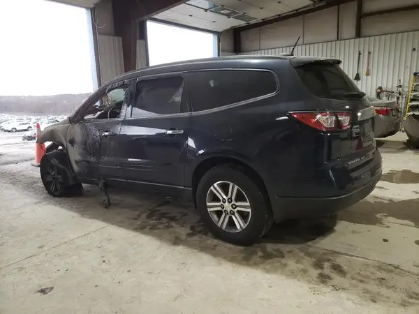 1GNKVHKD7HJ171558 2017 CHEVROLET TRAVERSE - Image 2