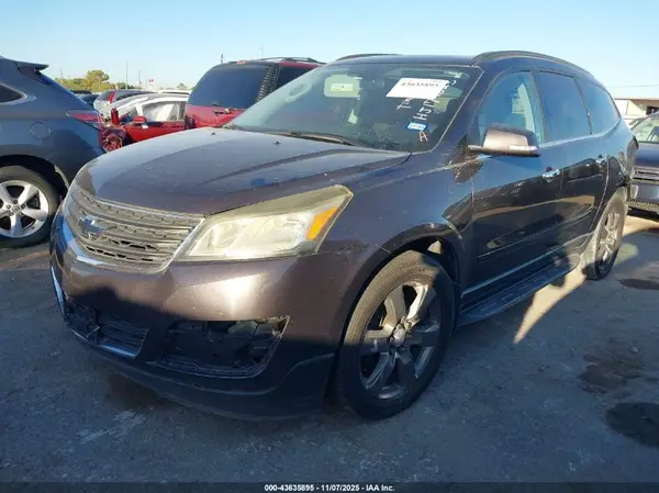 1GNKVHKD7HJ174623 2017 CHEVROLET TRAVERSE - Image 2