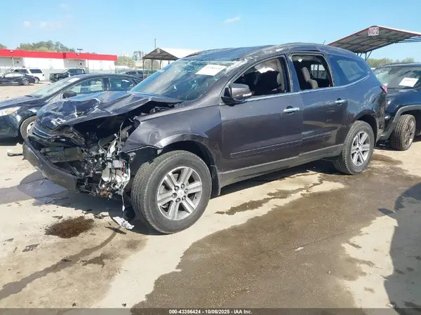 1GNKVHKD7HJ199215 2017 CHEVROLET TRAVERSE - Image 2