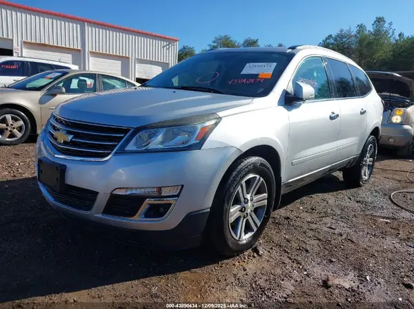 1GNKVHKD7HJ220208 2017 CHEVROLET TRAVERSE - Image 2