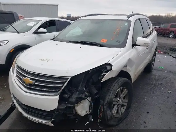 1GNKVHKD7HJ322799 2017 CHEVROLET TRAVERSE - Image 2