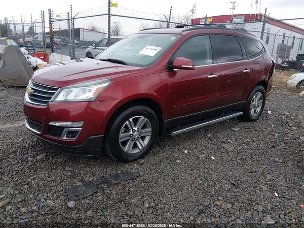 1GNKVHKD7HJ323273 2017 CHEVROLET TRAVERSE - Image 2
