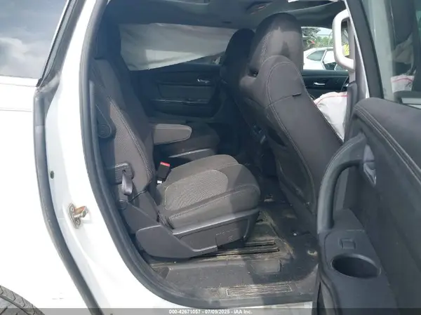 1GNKVHKD7HJ338064 2017 CHEVROLET TRAVERSE - Image 8