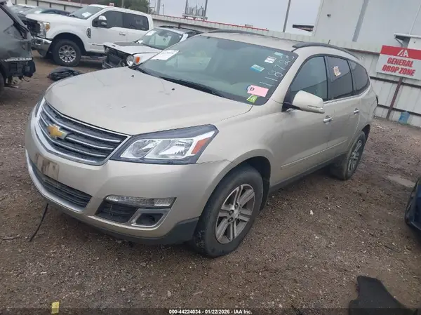 1GNKVHKD8GJ118723 2016 CHEVROLET TRAVERSE - Image 2