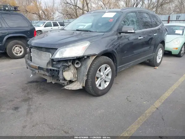 1GNKVHKD8GJ118754 2016 CHEVROLET TRAVERSE - Image 2