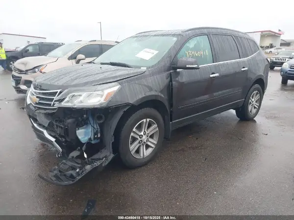 1GNKVHKD8GJ160485 2016 CHEVROLET TRAVERSE - Image 2