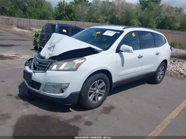 1GNKVHKD8GJ286698 2016 CHEVROLET TRAVERSE - Image 2