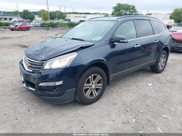 1GNKVHKD8GJ306061 2016 CHEVROLET TRAVERSE - Image 2