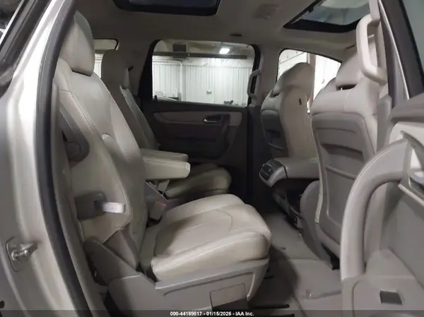 1GNKVHKD8HJ167910 2017 CHEVROLET TRAVERSE - Image 8