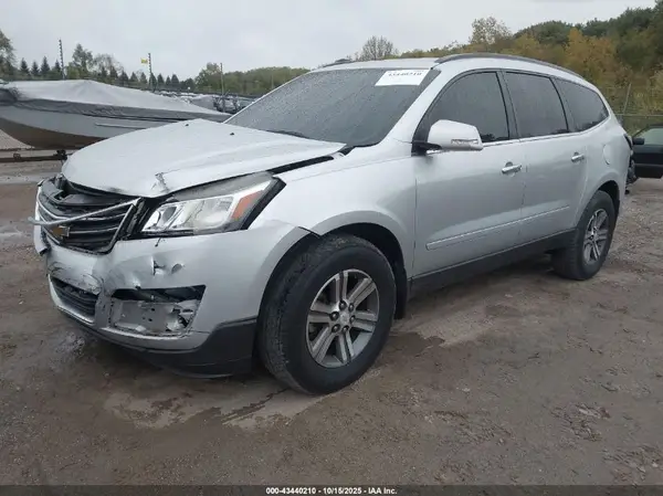 1GNKVHKD8HJ284466 2017 CHEVROLET TRAVERSE - Image 2