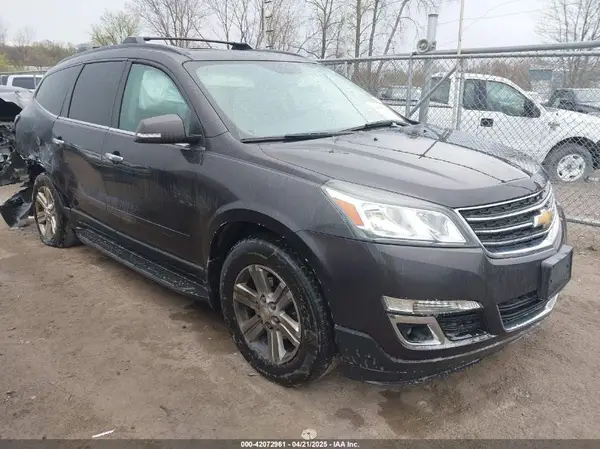1GNKVHKD8HJ325579 2017 CHEVROLET TRAVERSE - Image 1