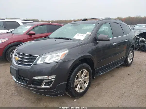 1GNKVHKD8HJ325579 2017 CHEVROLET TRAVERSE - Image 2