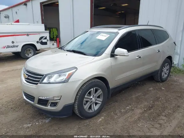 1GNKVHKD9GJ121582 2016 CHEVROLET TRAVERSE - Image 2