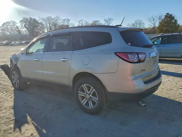 1GNKVHKD9HJ172145 2017 CHEVROLET TRAVERSE - Image 2