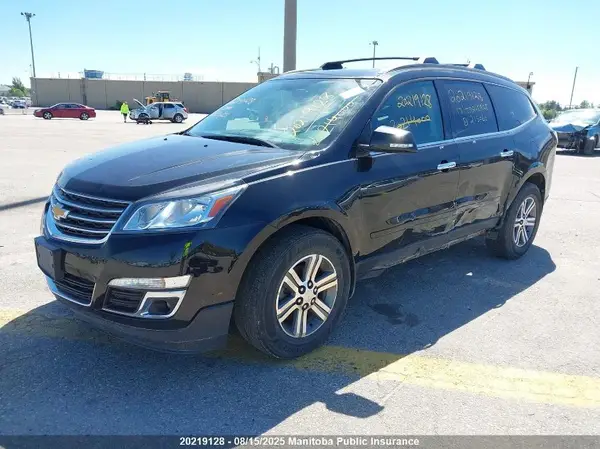 1GNKVHKD9HJ215060 2017 CHEVROLET TRAVERSE - Image 2