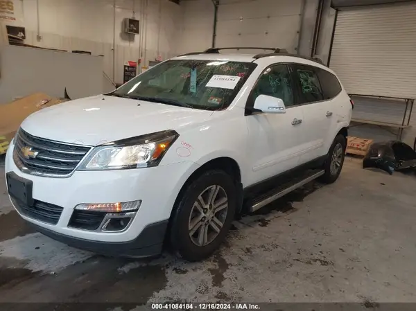 1GNKVHKD9HJ228097 2017 CHEVROLET TRAVERSE - Image 2