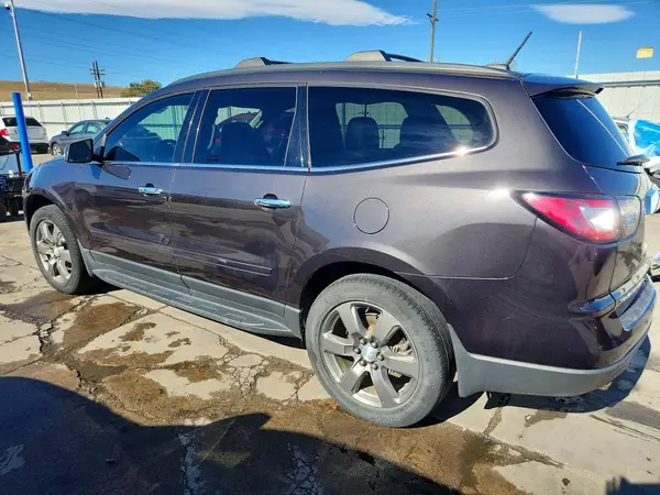 1GNKVHKD9HJ248723 2017 CHEVROLET TRAVERSE - Image 2