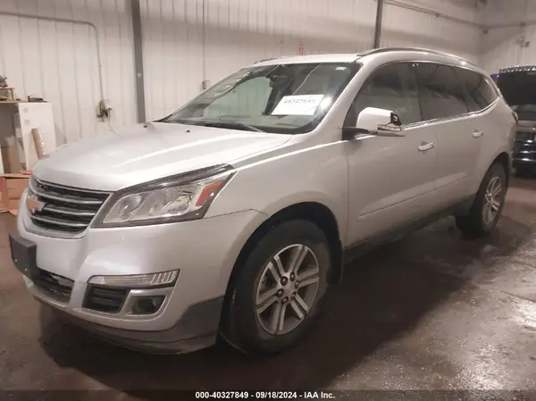 1GNKVHKD9HJ285285 2017 CHEVROLET TRAVERSE - Image 2