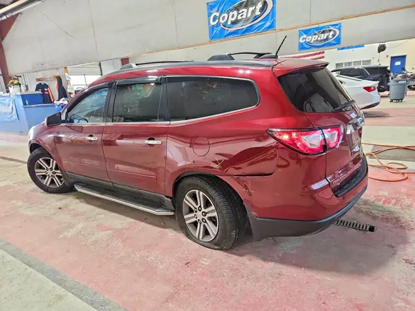 1GNKVHKD9HJ300805 2017 CHEVROLET TRAVERSE - Image 2
